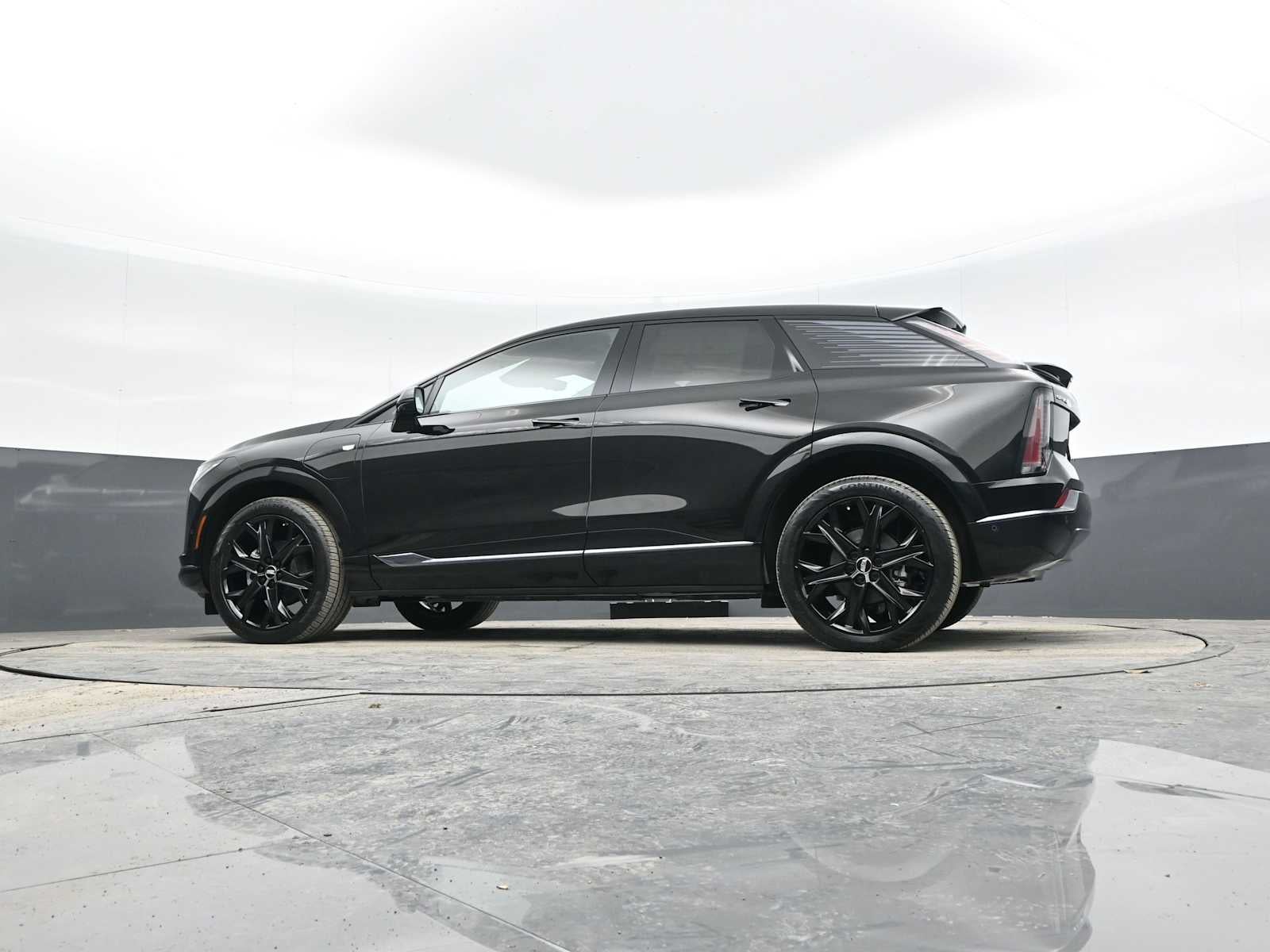 2025 Cadillac OPTIQ Sport 2