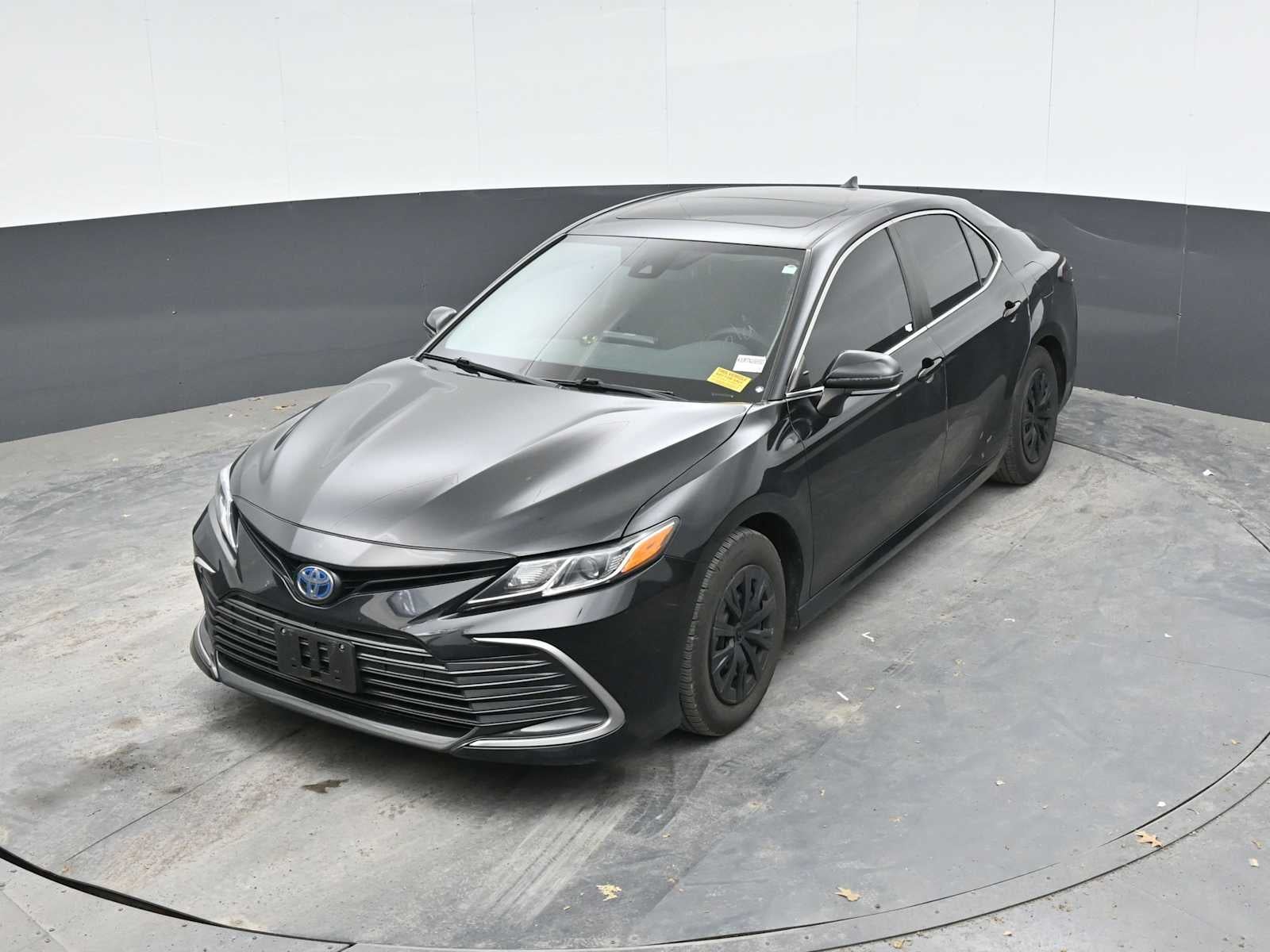 2022 Toyota Camry Hybrid LE