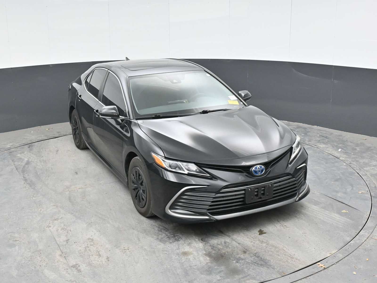 2022 Toyota Camry Hybrid LE