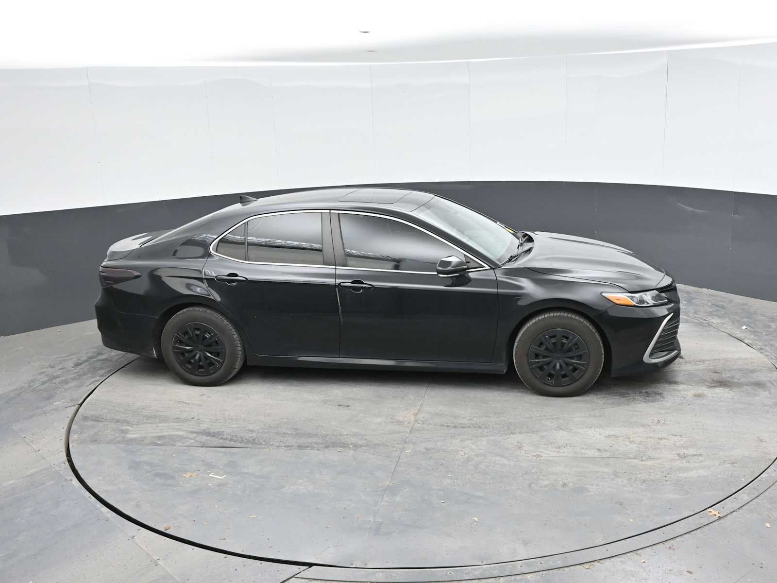 2022 Toyota Camry Hybrid LE