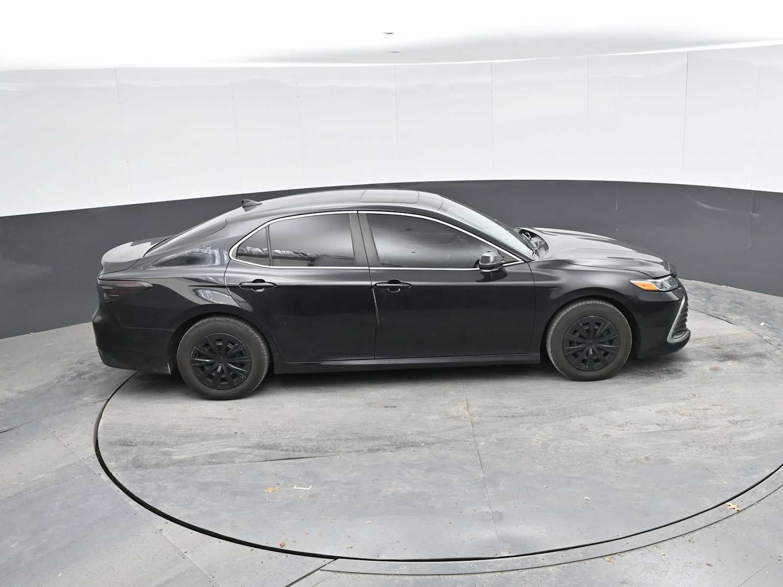 2022 Toyota Camry Hybrid LE