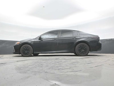 2022 Toyota Camry Hybrid LE
