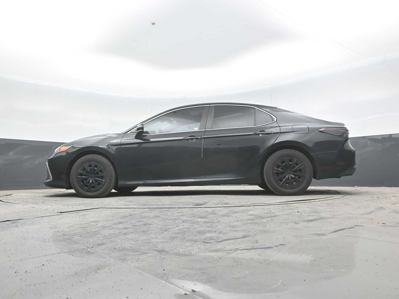 2022 Toyota Camry Hybrid LE