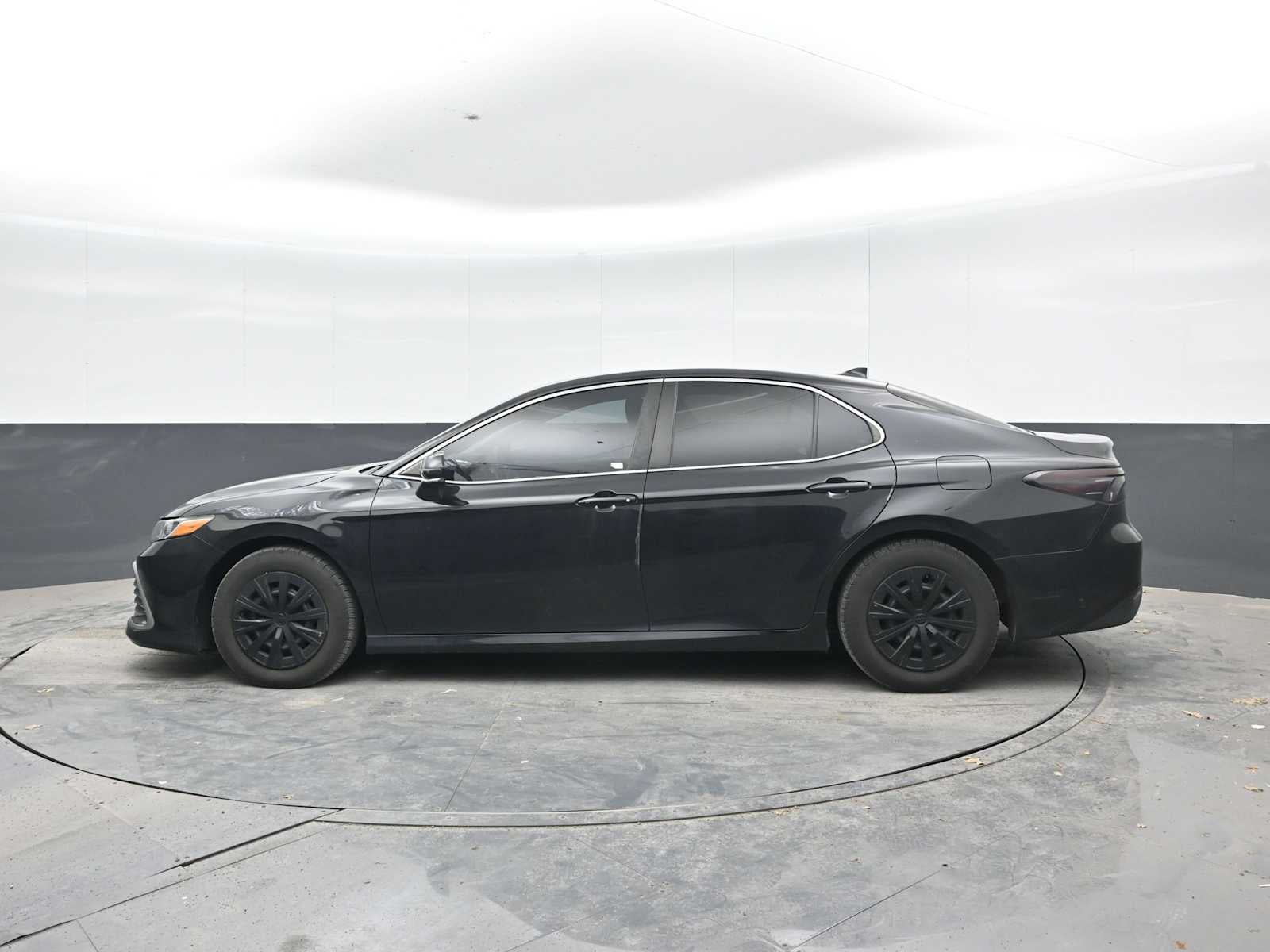 2022 Toyota Camry Hybrid LE