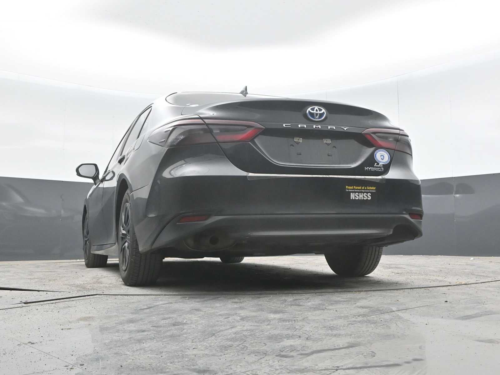 2022 Toyota Camry Hybrid LE