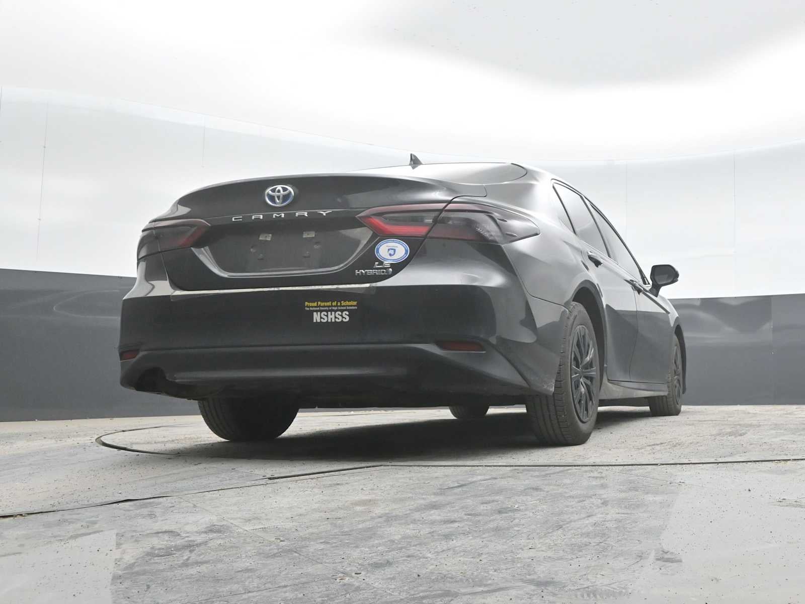 2022 Toyota Camry Hybrid LE