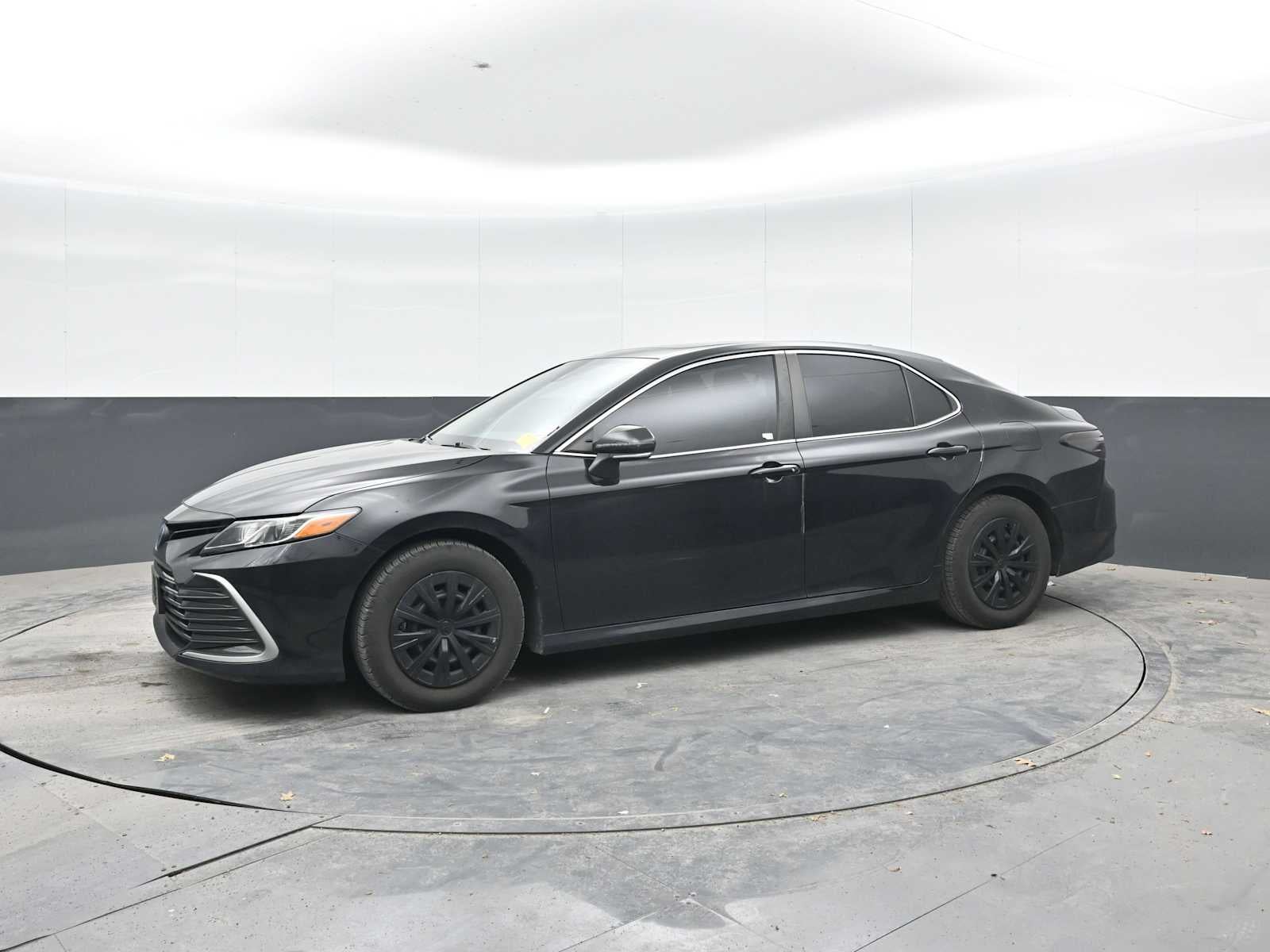 2022 Toyota Camry Hybrid LE