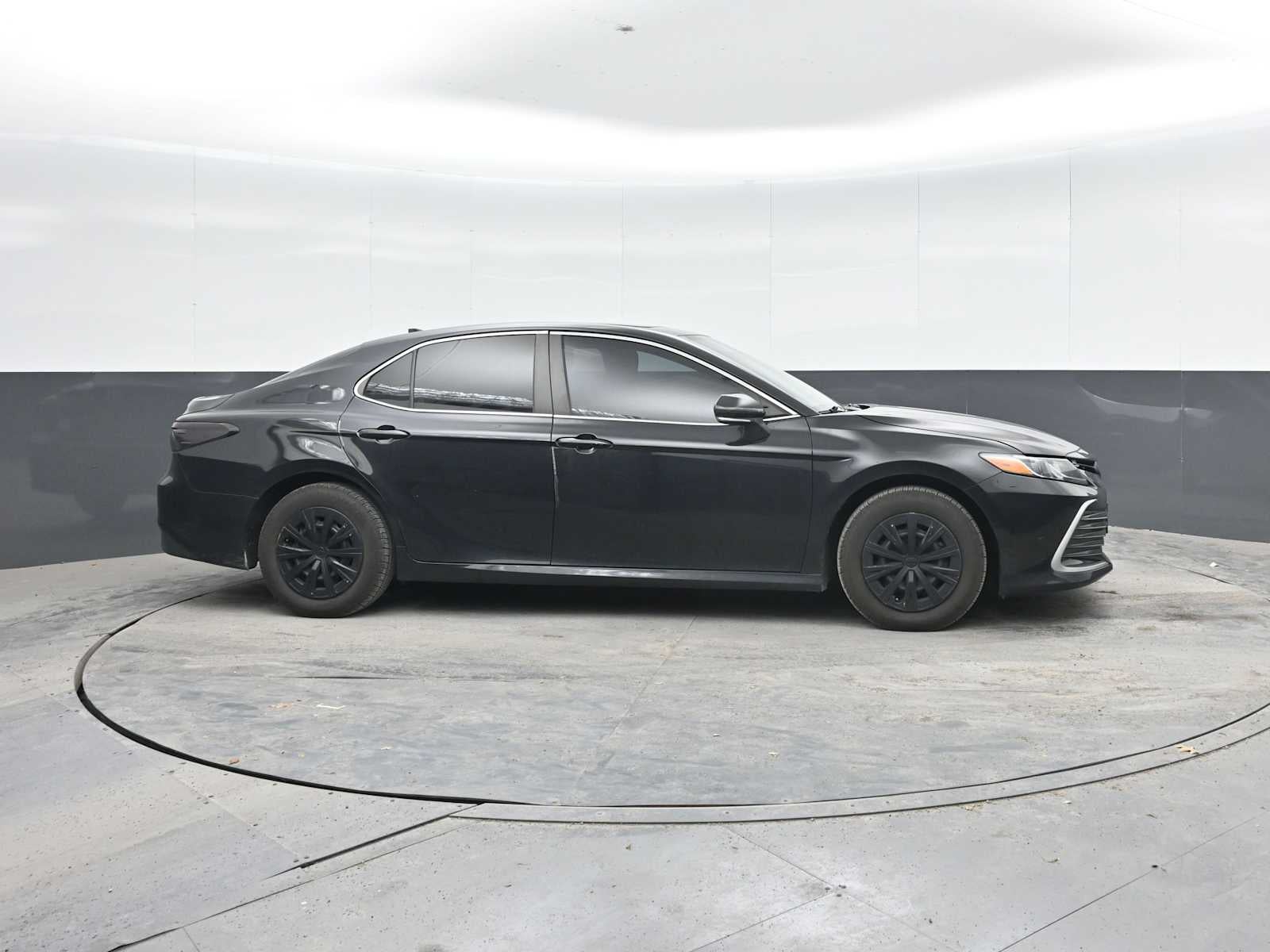 2022 Toyota Camry Hybrid LE
