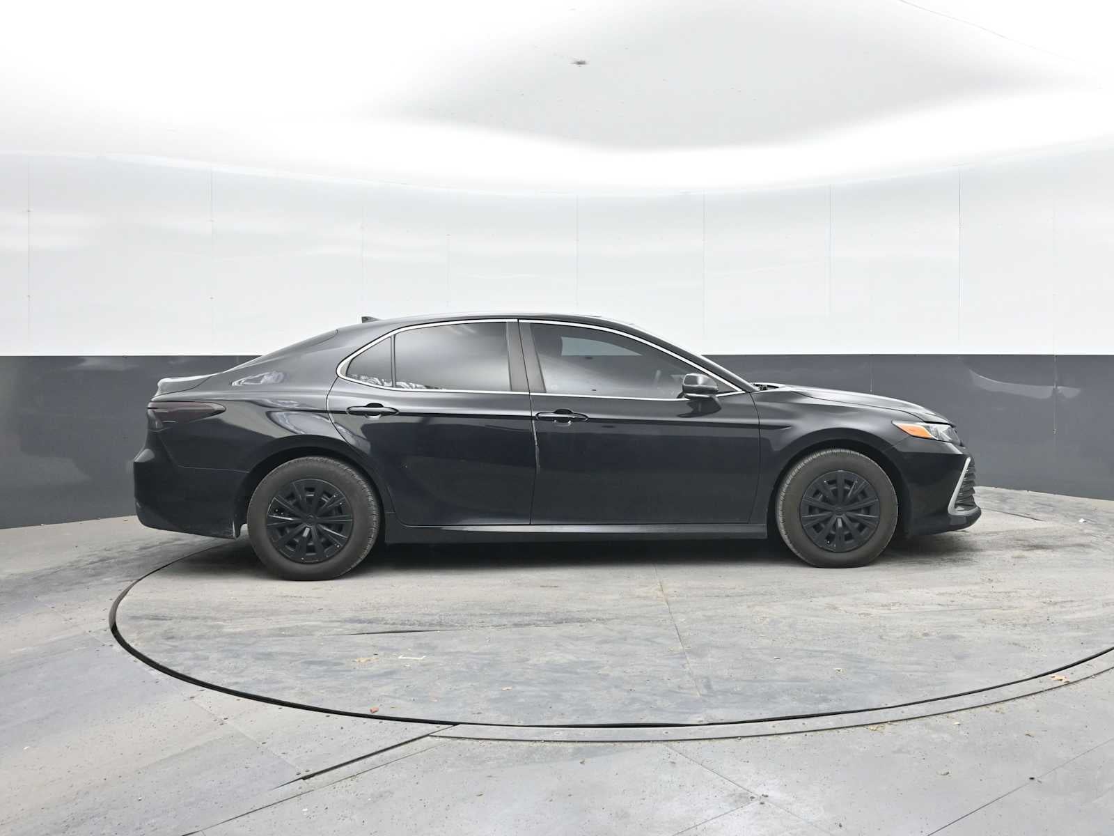 2022 Toyota Camry Hybrid LE