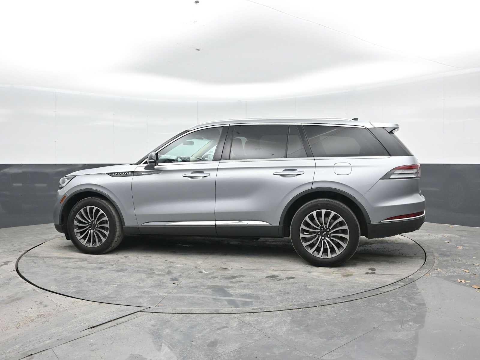 2023 Lincoln Aviator Standard