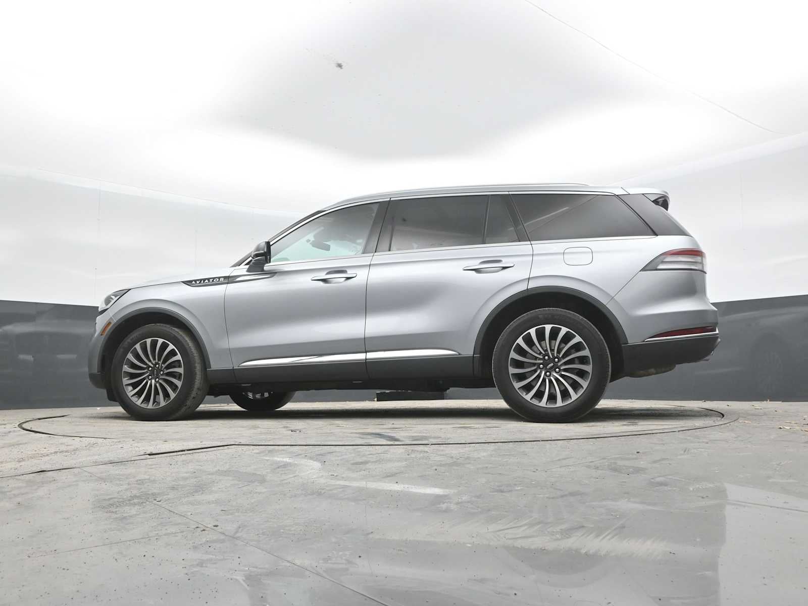 2023 Lincoln Aviator Standard