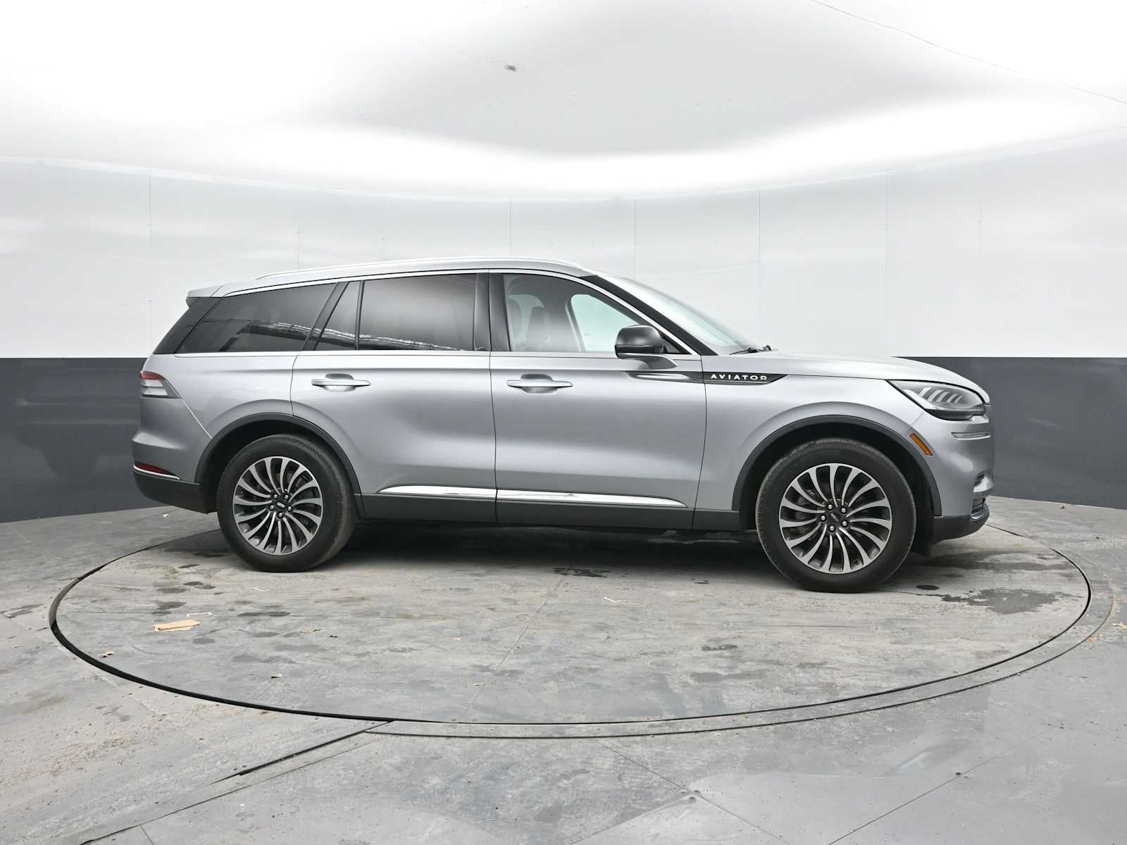 2023 Lincoln Aviator Standard