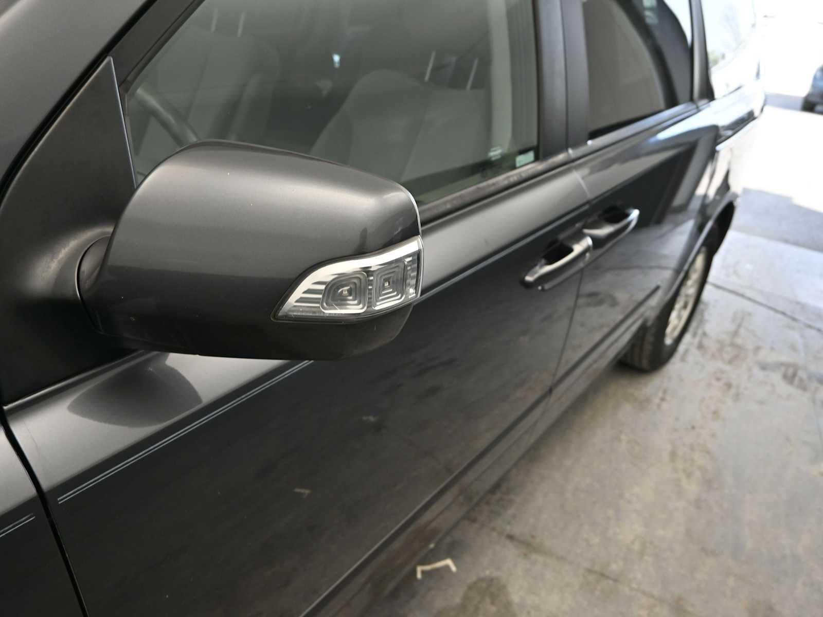 2012 Kia Sedona LX