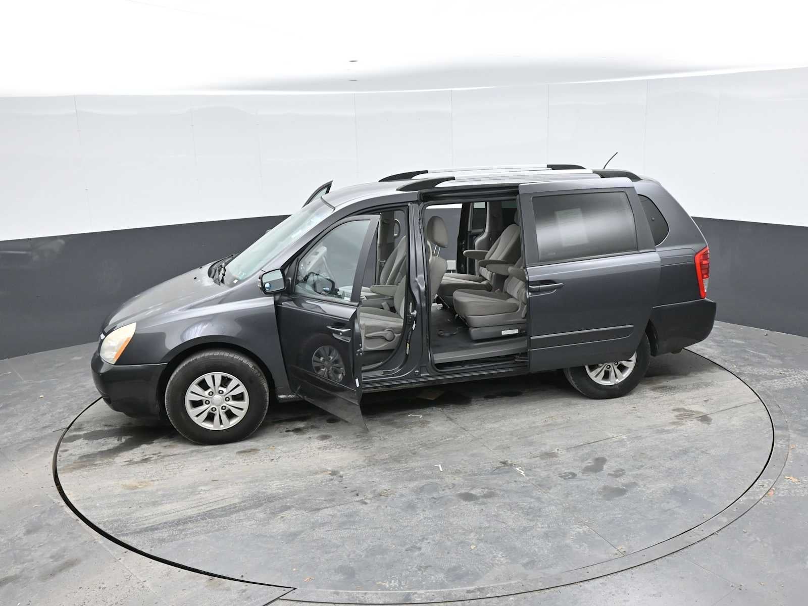 2012 Kia Sedona LX