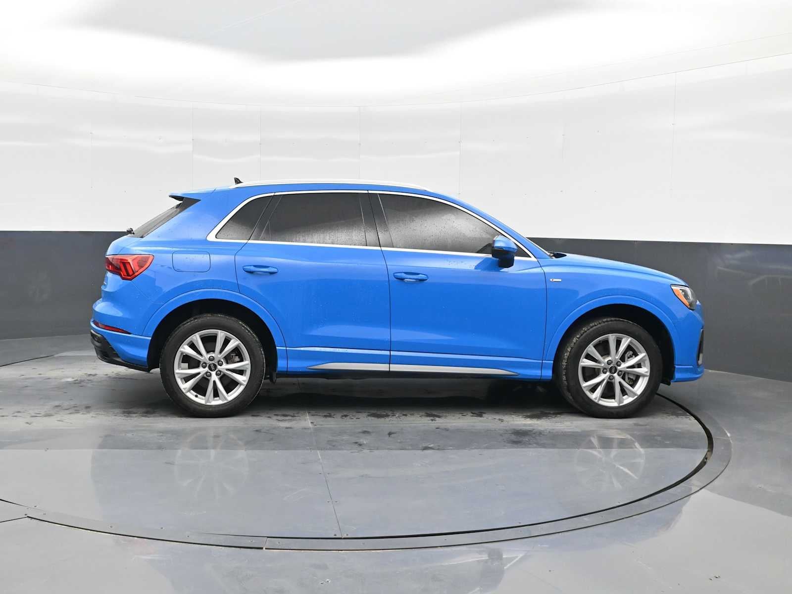 2022 Audi Q3 S line Premium