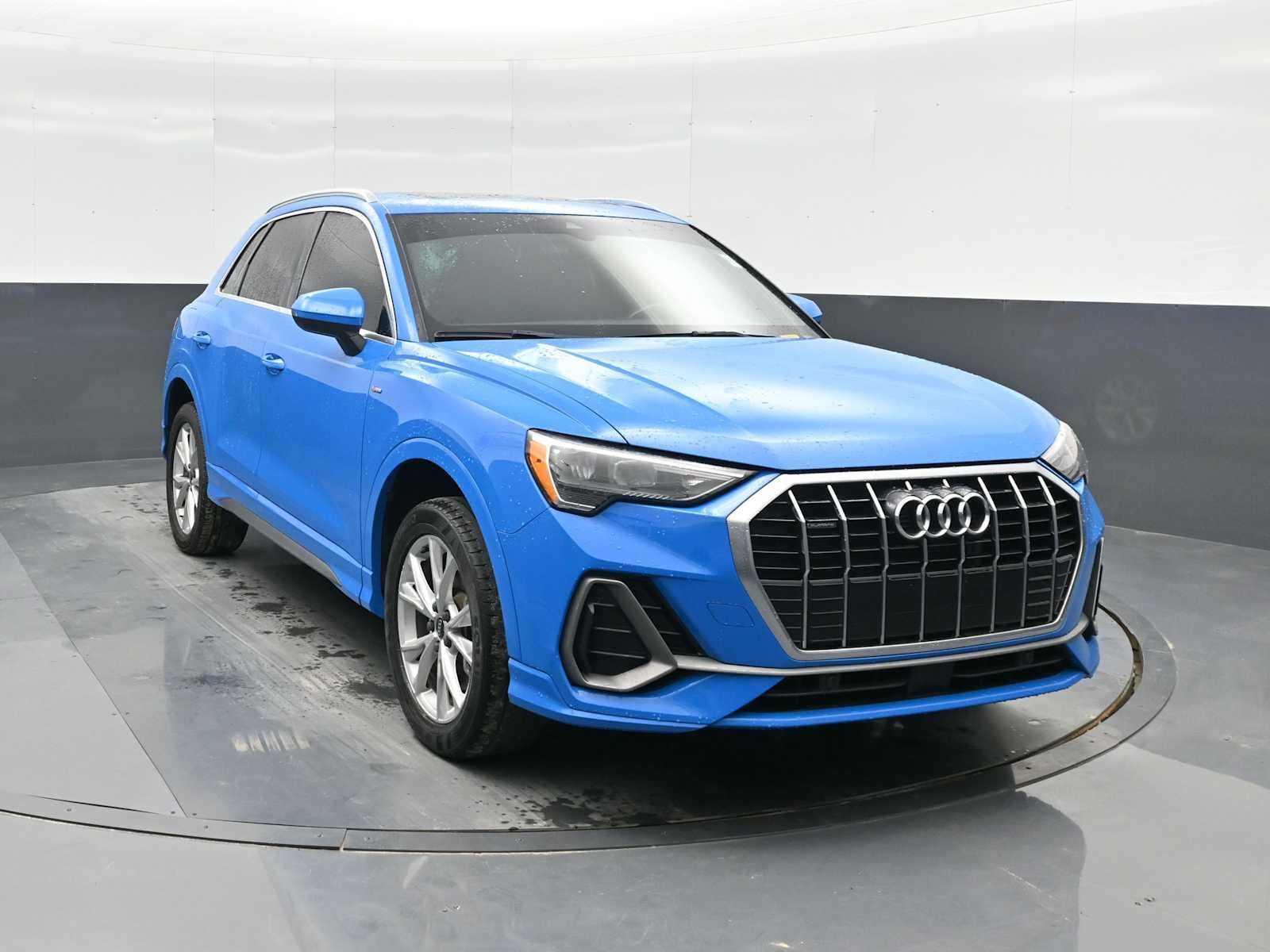2022 Audi Q3 S line Premium