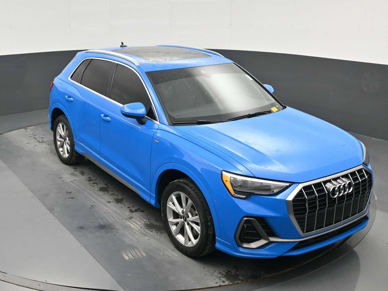 2022 Audi Q3 S line Premium
