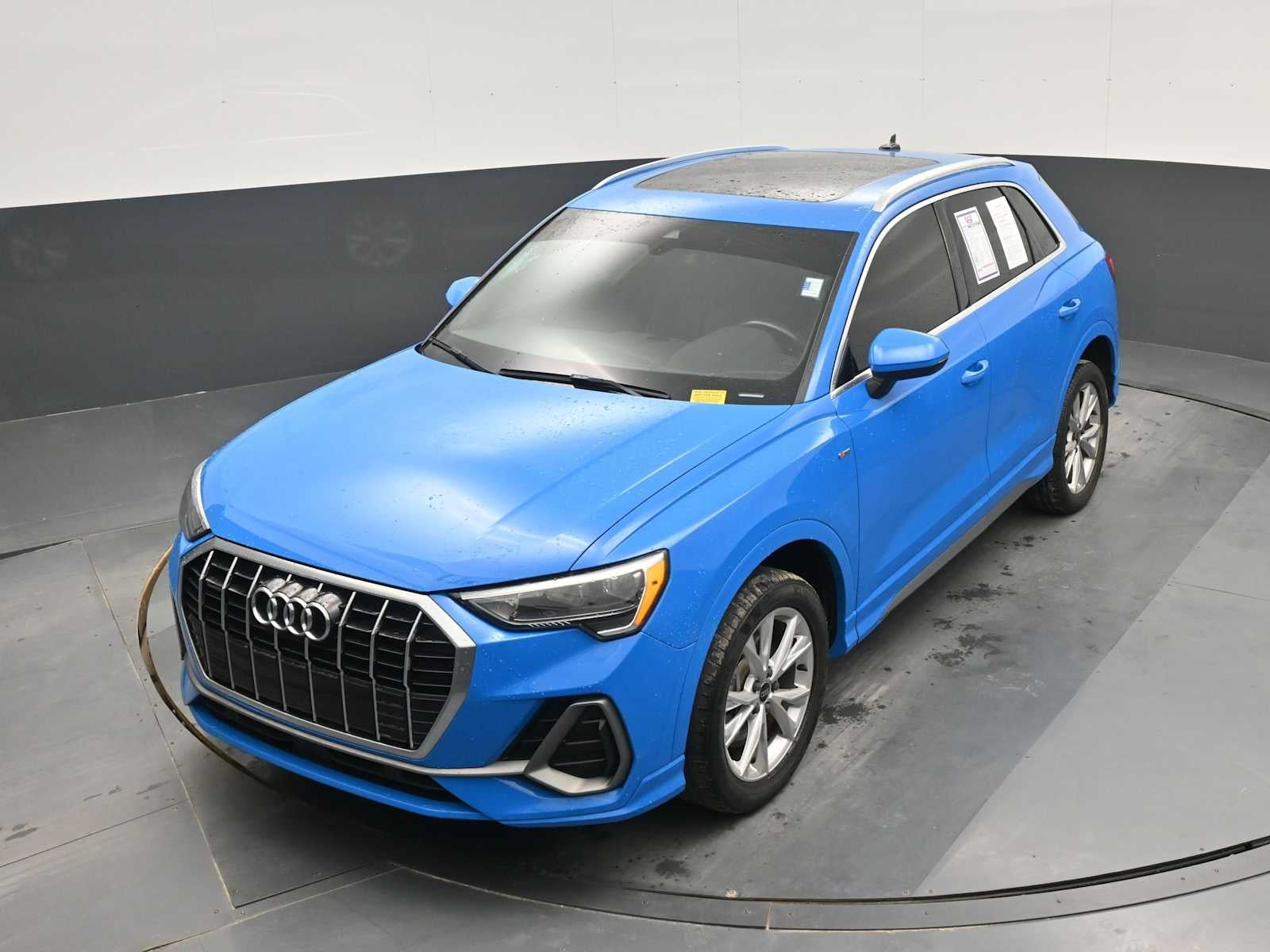 2022 Audi Q3 S line Premium