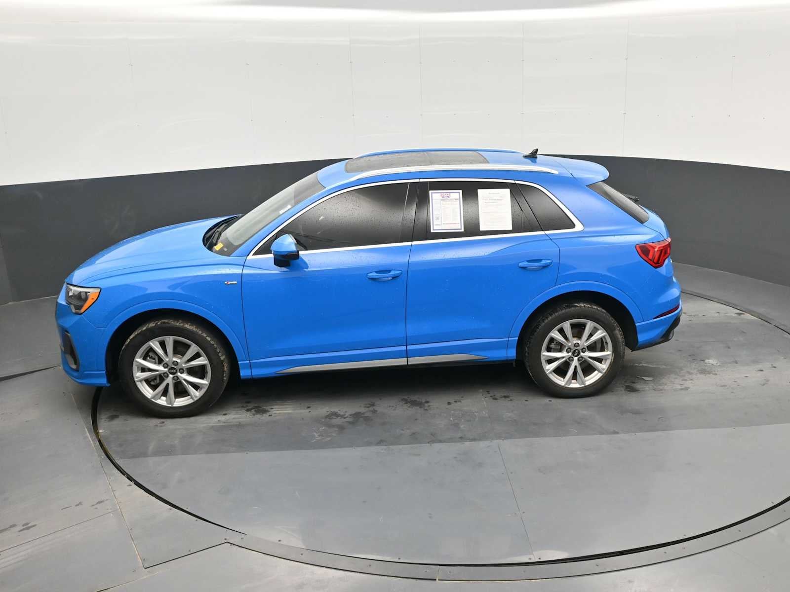 2022 Audi Q3 S line Premium