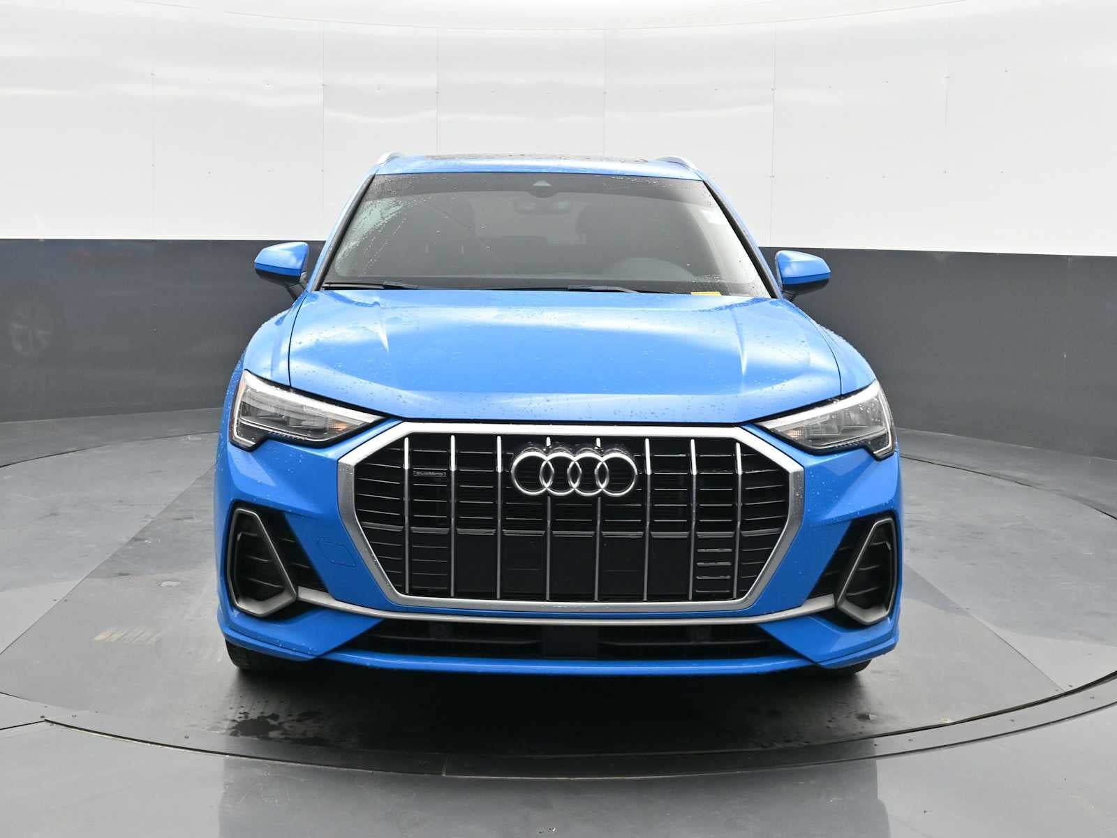 2022 Audi Q3 S line Premium