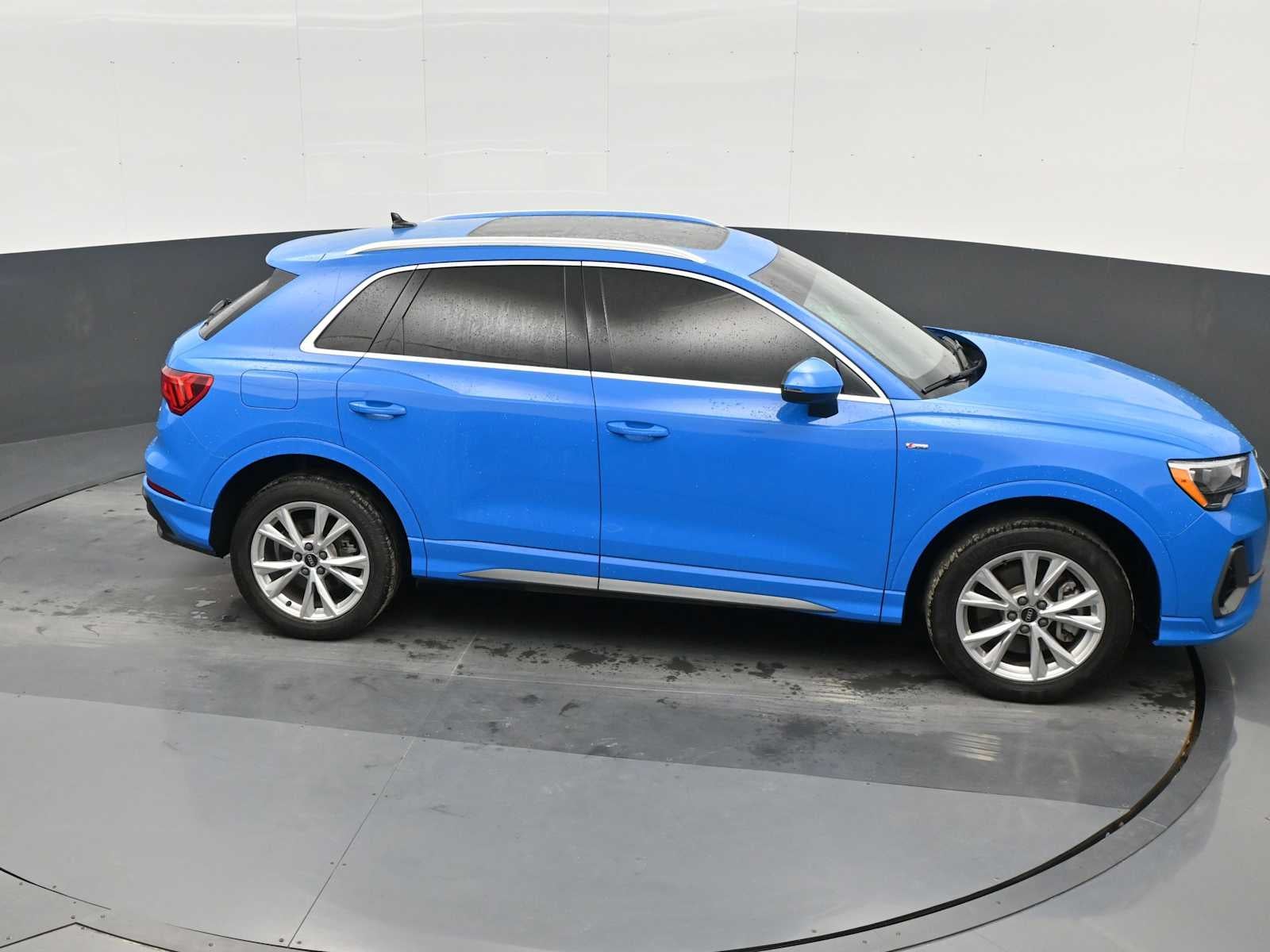 2022 Audi Q3 S line Premium