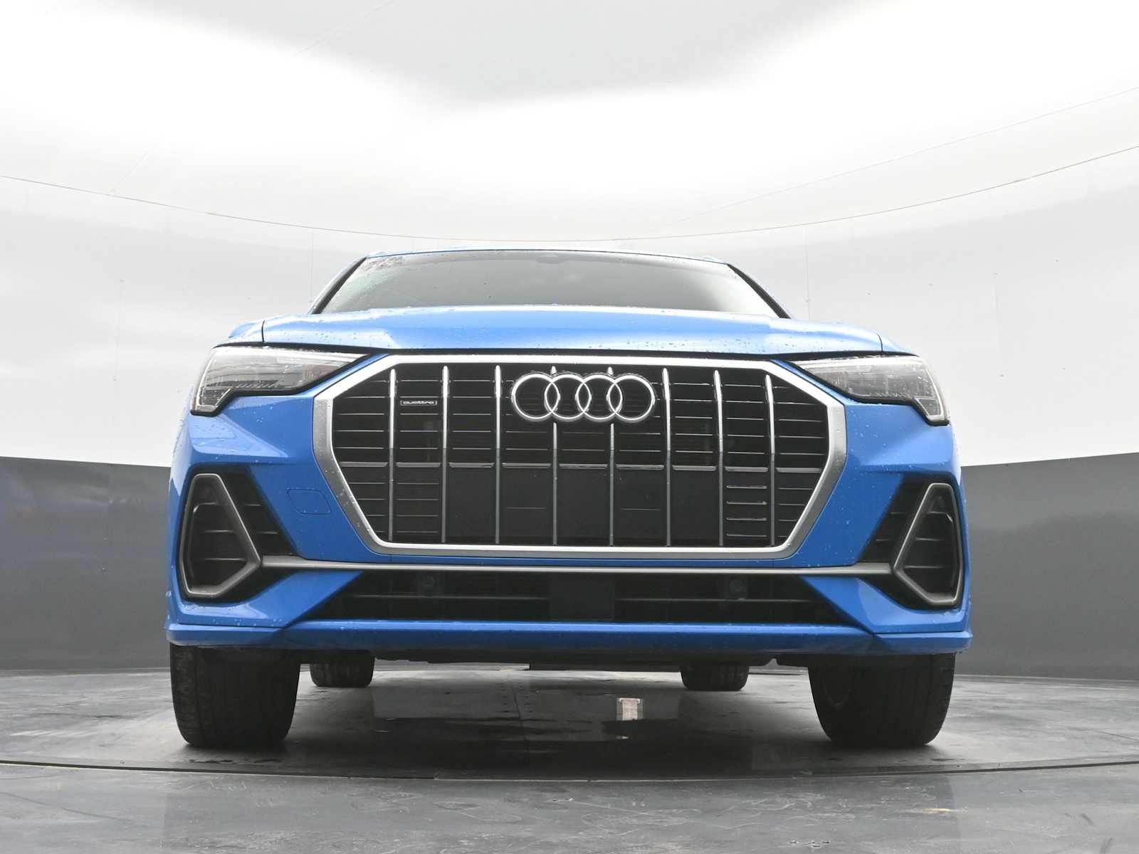 2022 Audi Q3 S line Premium
