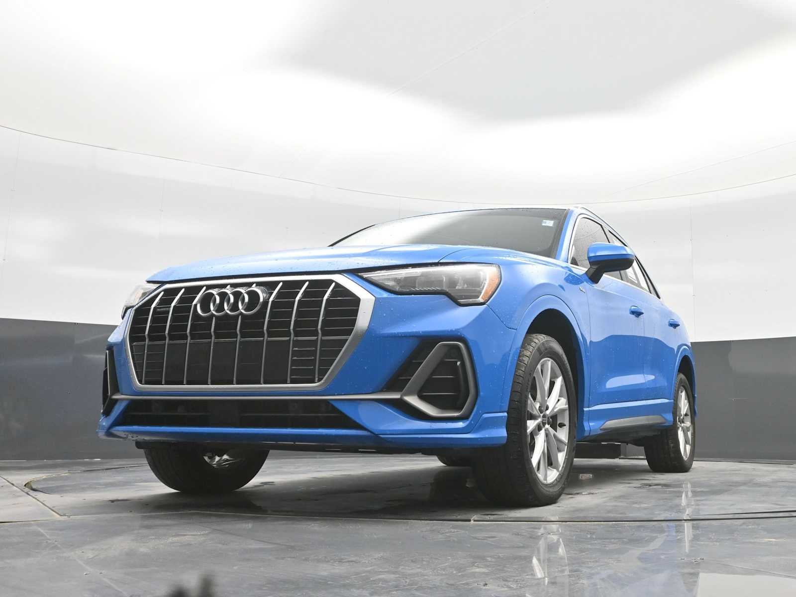 2022 Audi Q3 S line Premium