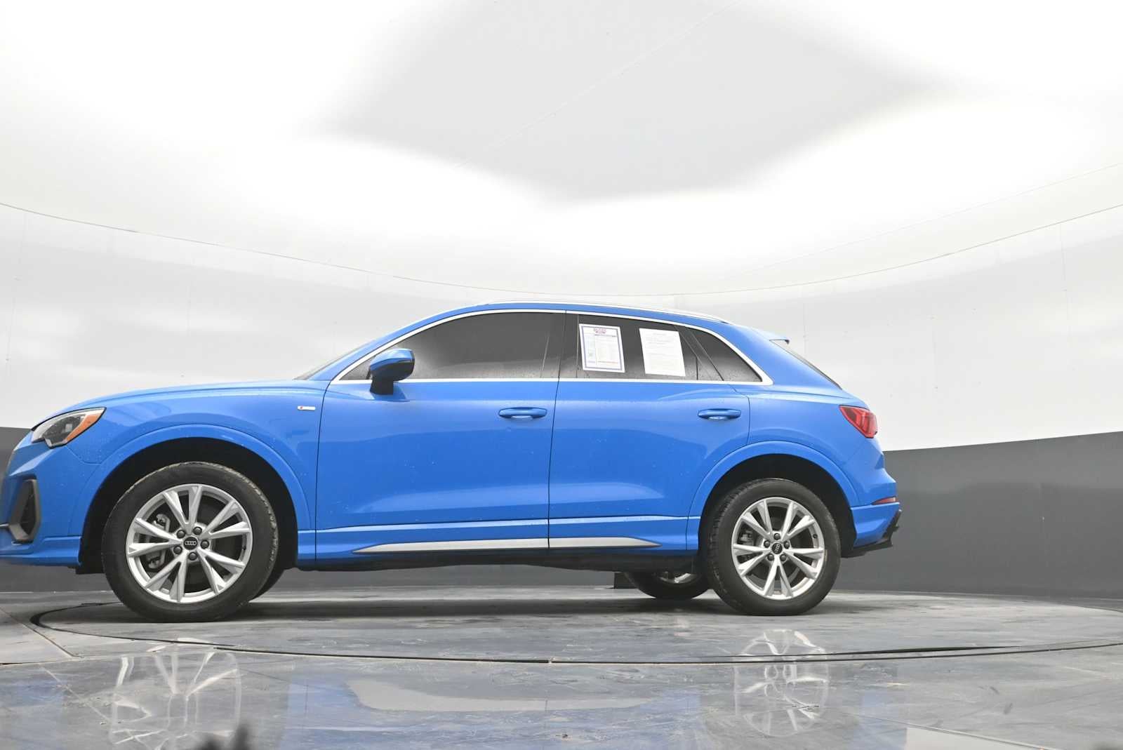 2022 Audi Q3 S line Premium