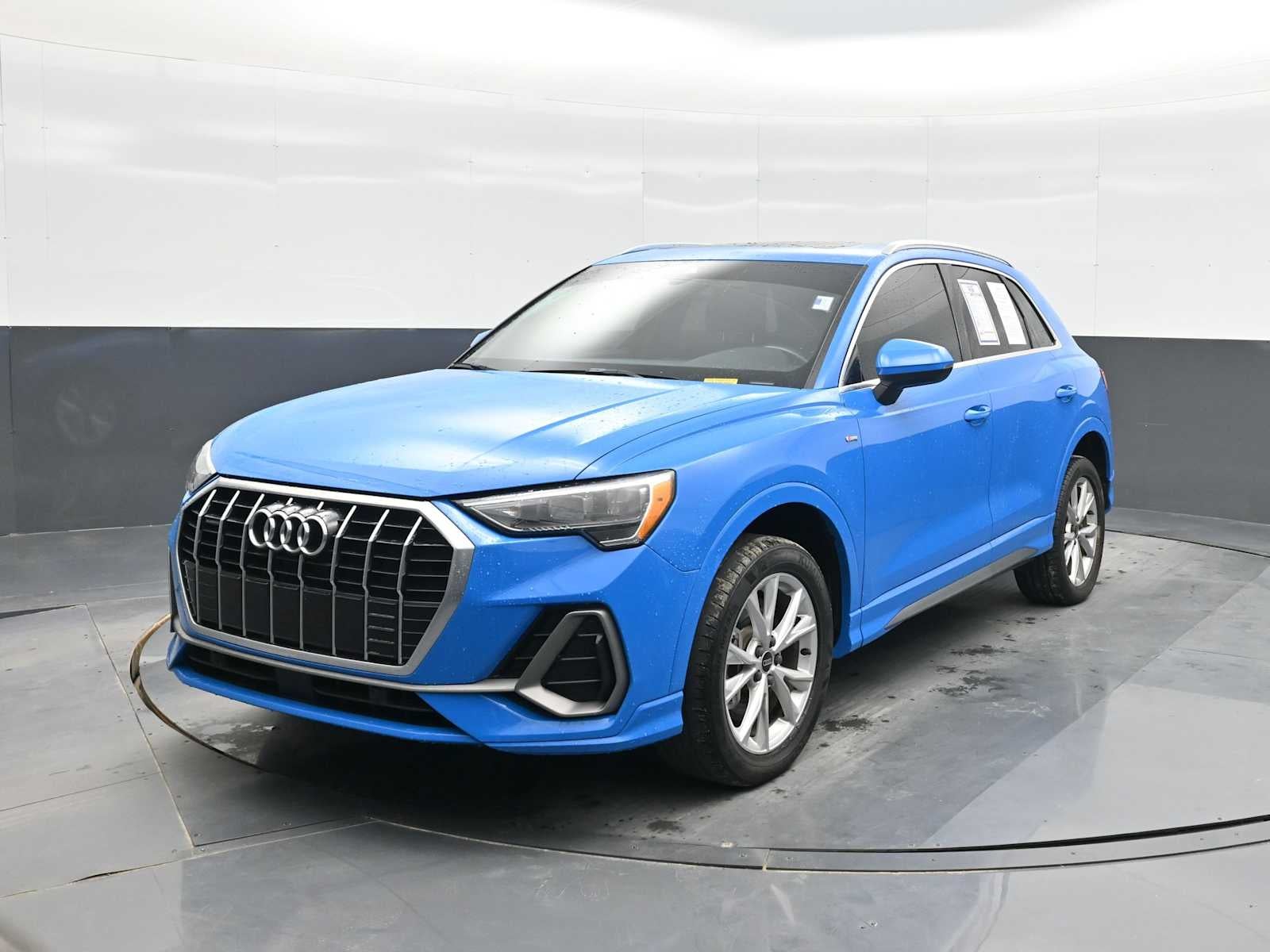 2022 Audi Q3 S line Premium