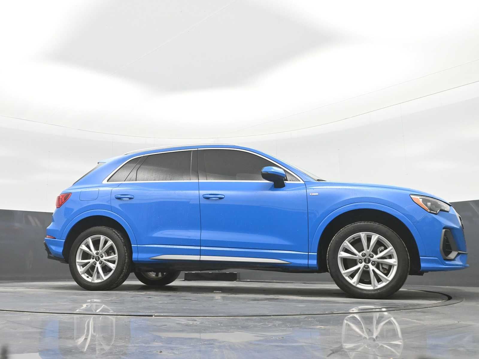 2022 Audi Q3 S line Premium