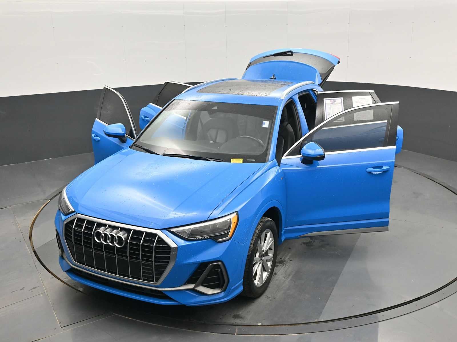 2022 Audi Q3 S line Premium