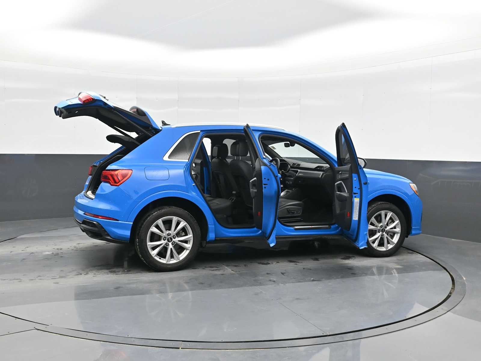 2022 Audi Q3 S line Premium