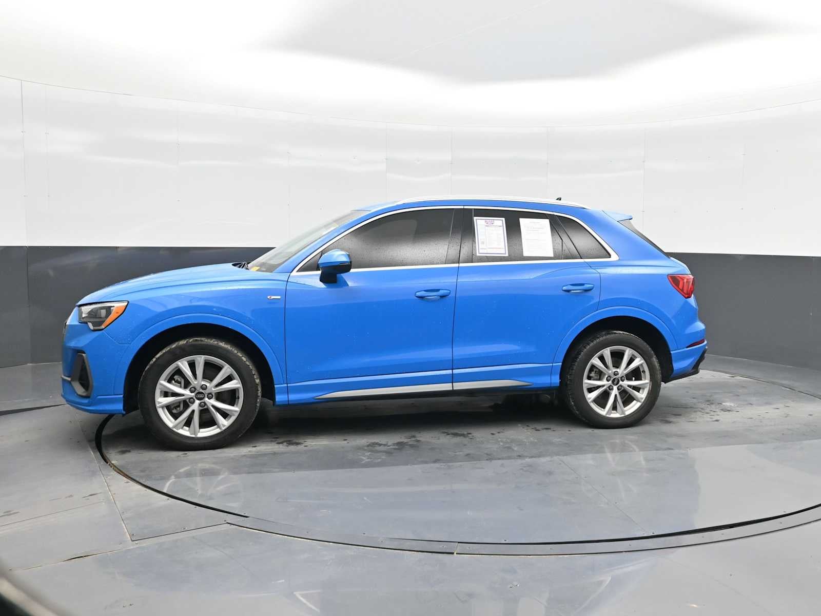 2022 Audi Q3 S line Premium