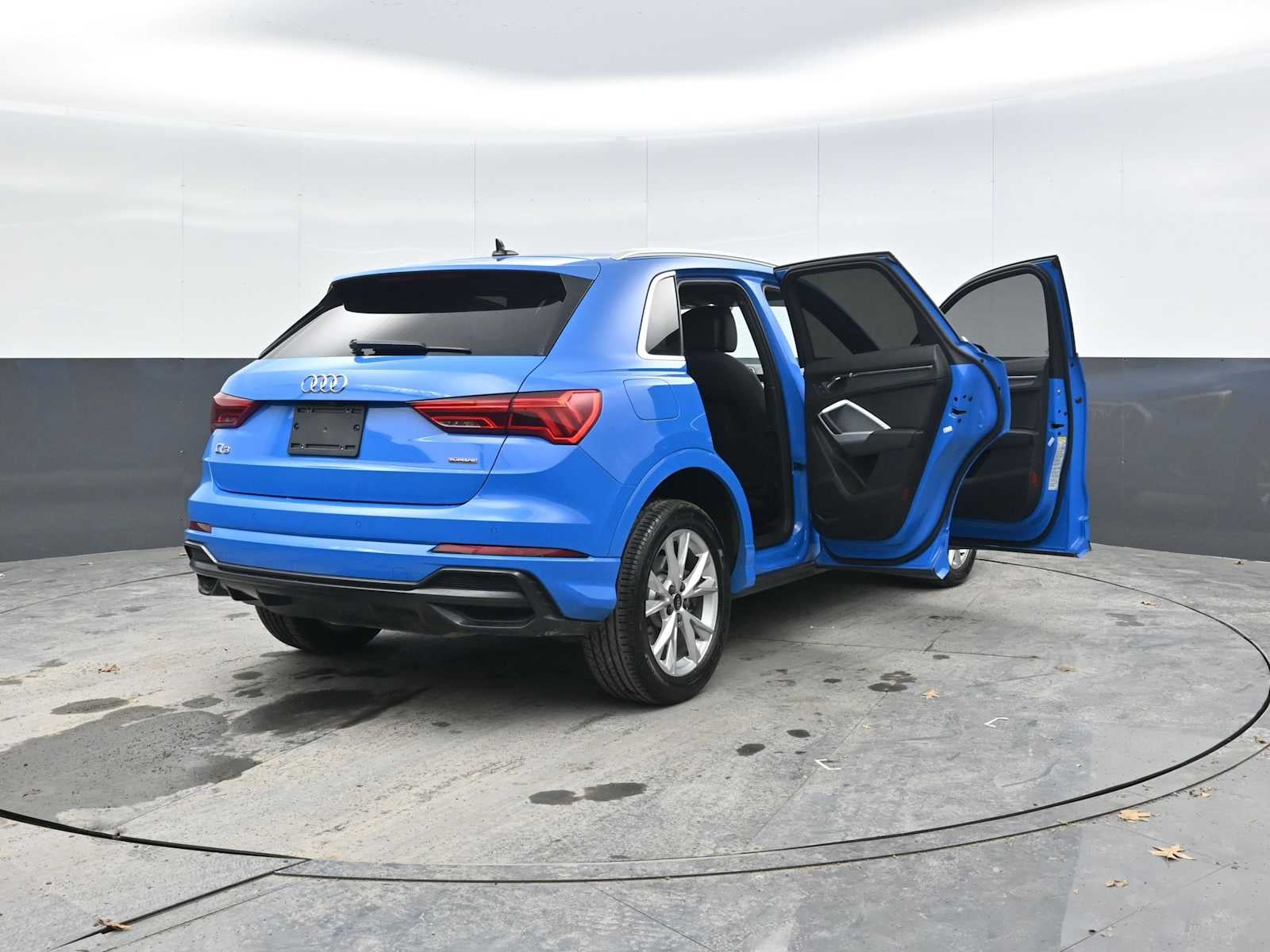 2022 Audi Q3 S line Premium