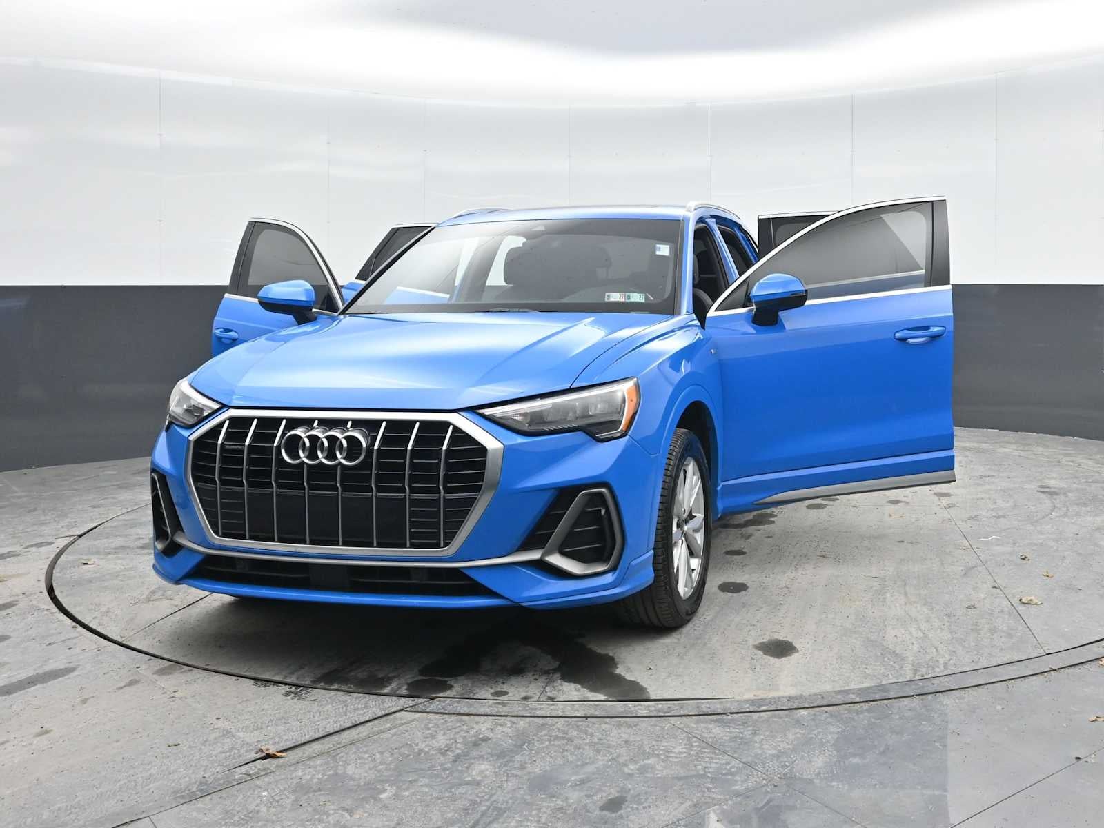 2022 Audi Q3 S line Premium