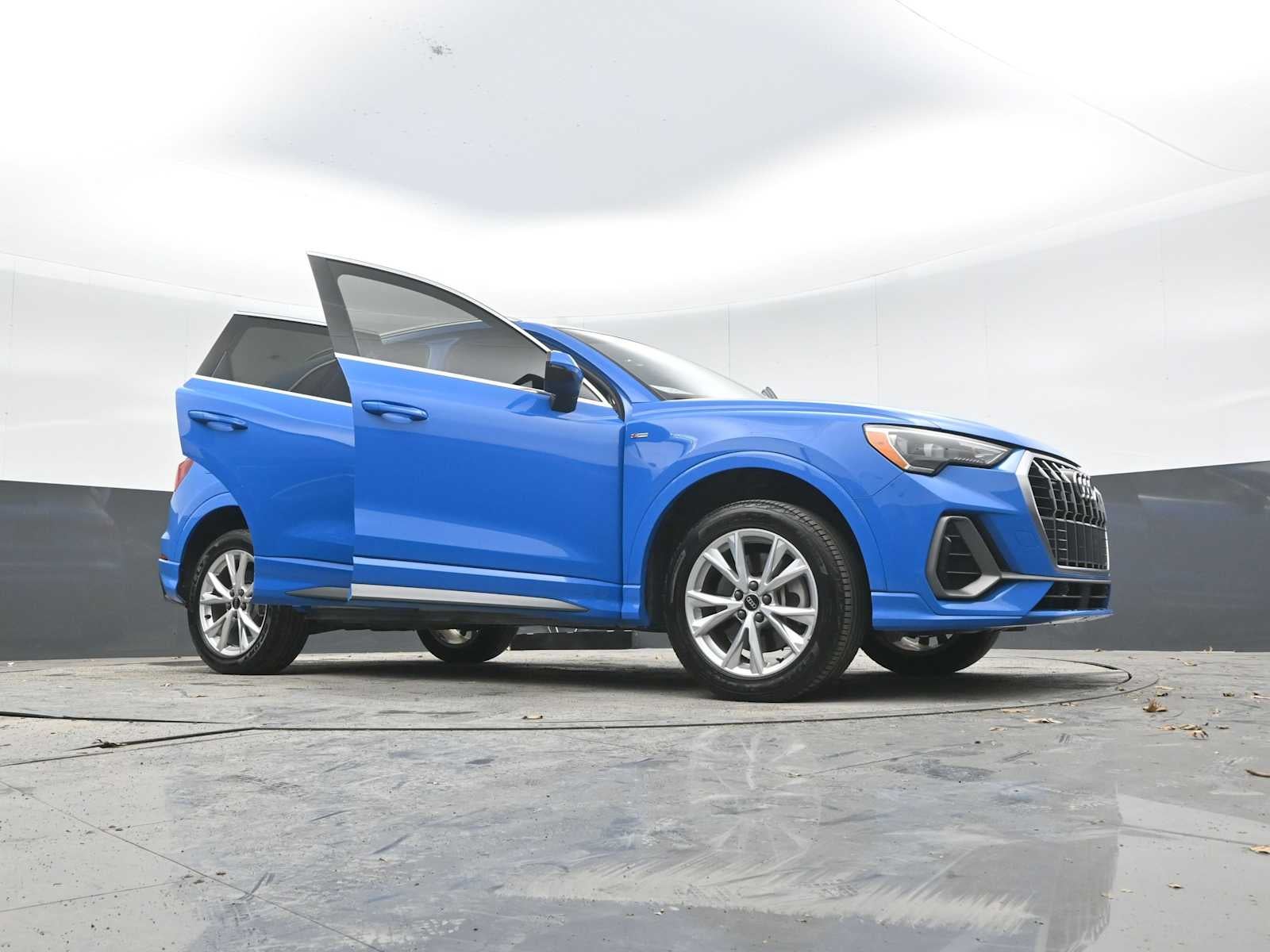 2022 Audi Q3 S line Premium